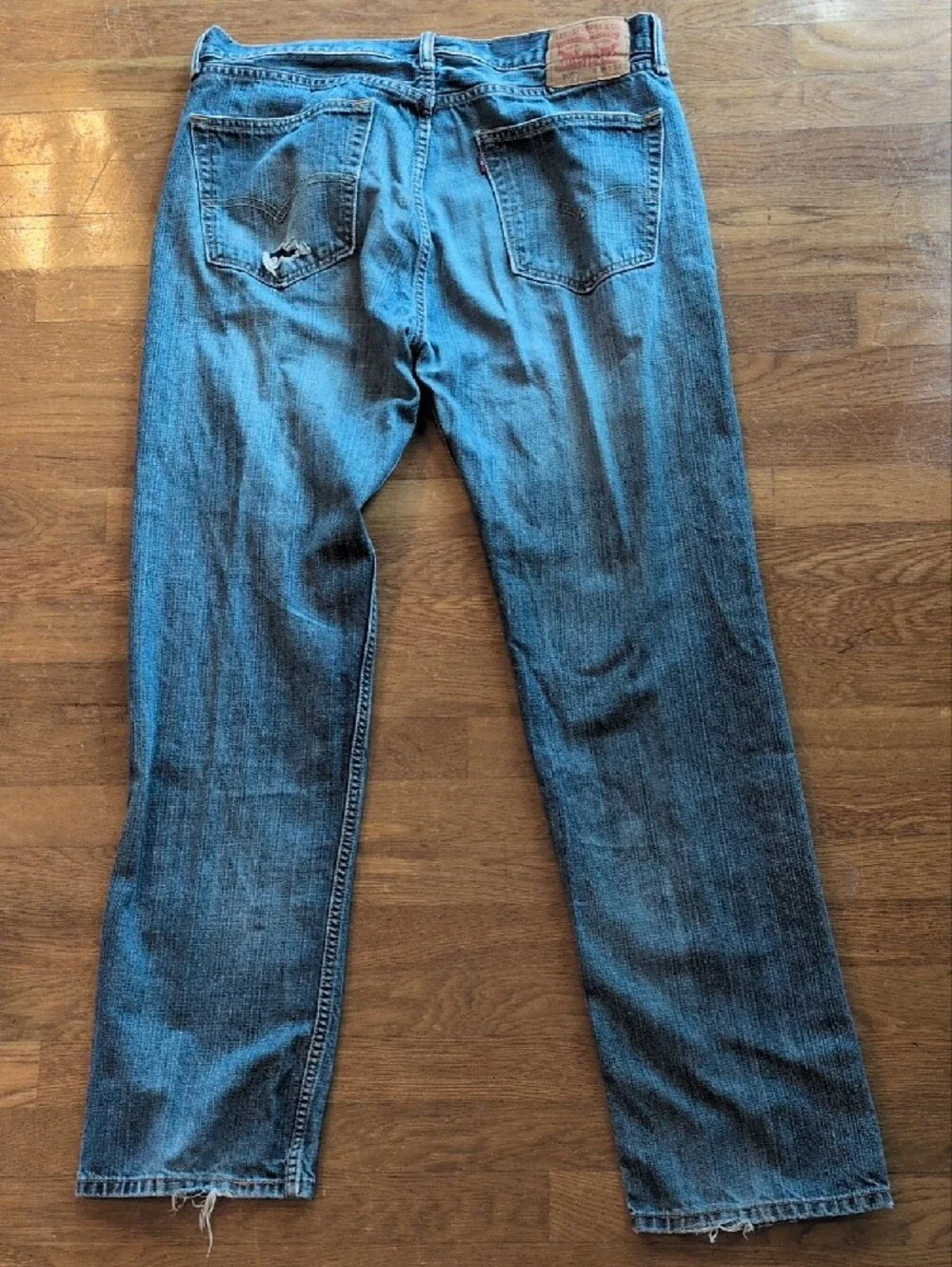 Levi's 505 Men's Straight Jeans in Blue with Knee Rip